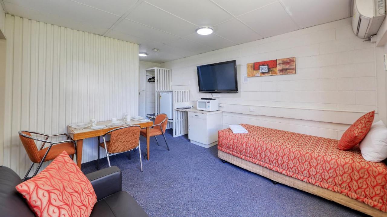 Motel Carnarvon โรมา ภายนอก รูปภาพ