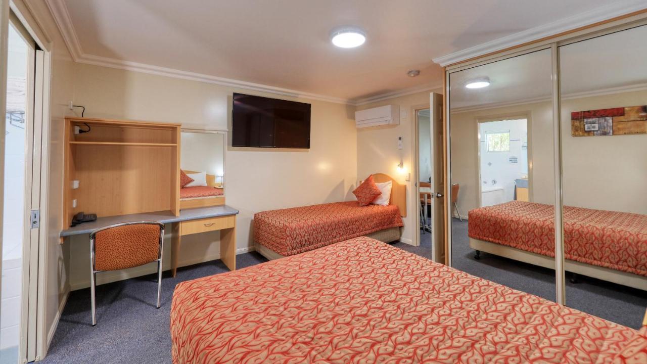 Motel Carnarvon โรมา ภายนอก รูปภาพ