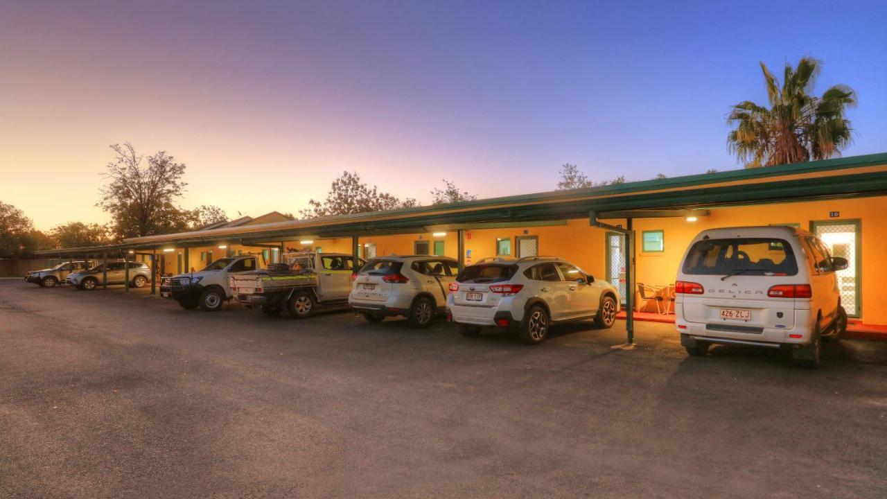 Motel Carnarvon โรมา ภายนอก รูปภาพ