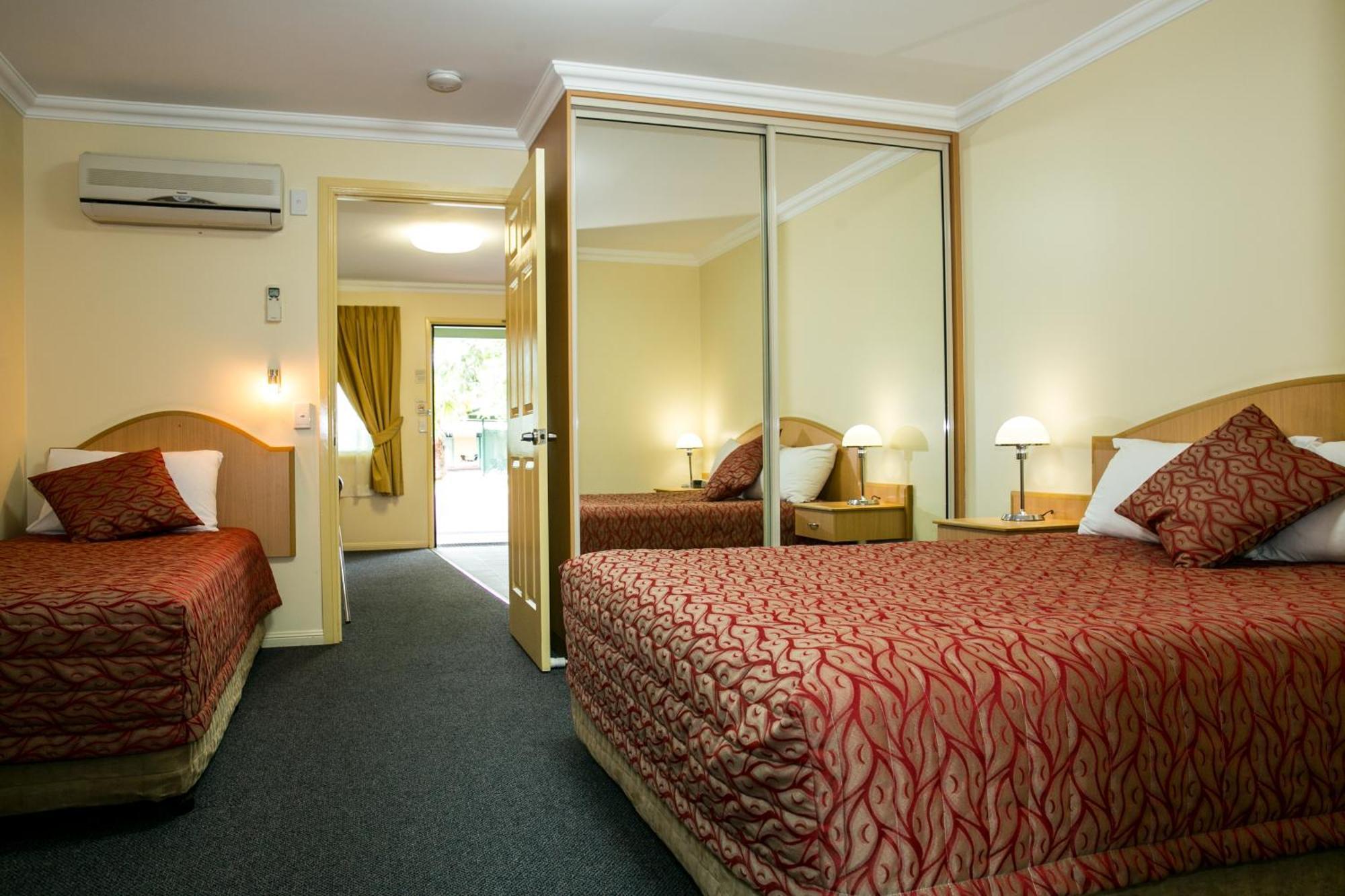 Motel Carnarvon โรมา ภายนอก รูปภาพ