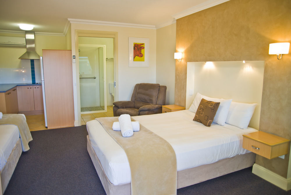 Motel Carnarvon โรมา ภายนอก รูปภาพ